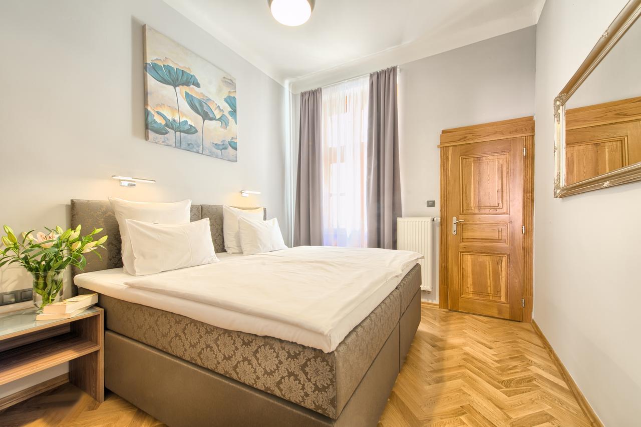 Spacious And Bright Apartment Dusni 13 Прага Экстерьер фото